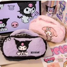 Cargar imagen en el visor de la galería, Estuche Sanrio de peluche
